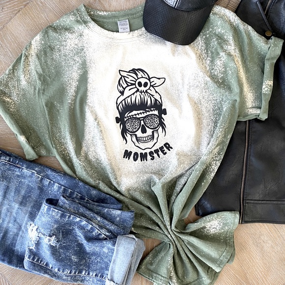 Doozy Duds Tops - LAST 1 🚨Momster skeleton bleached mom graphic tee
